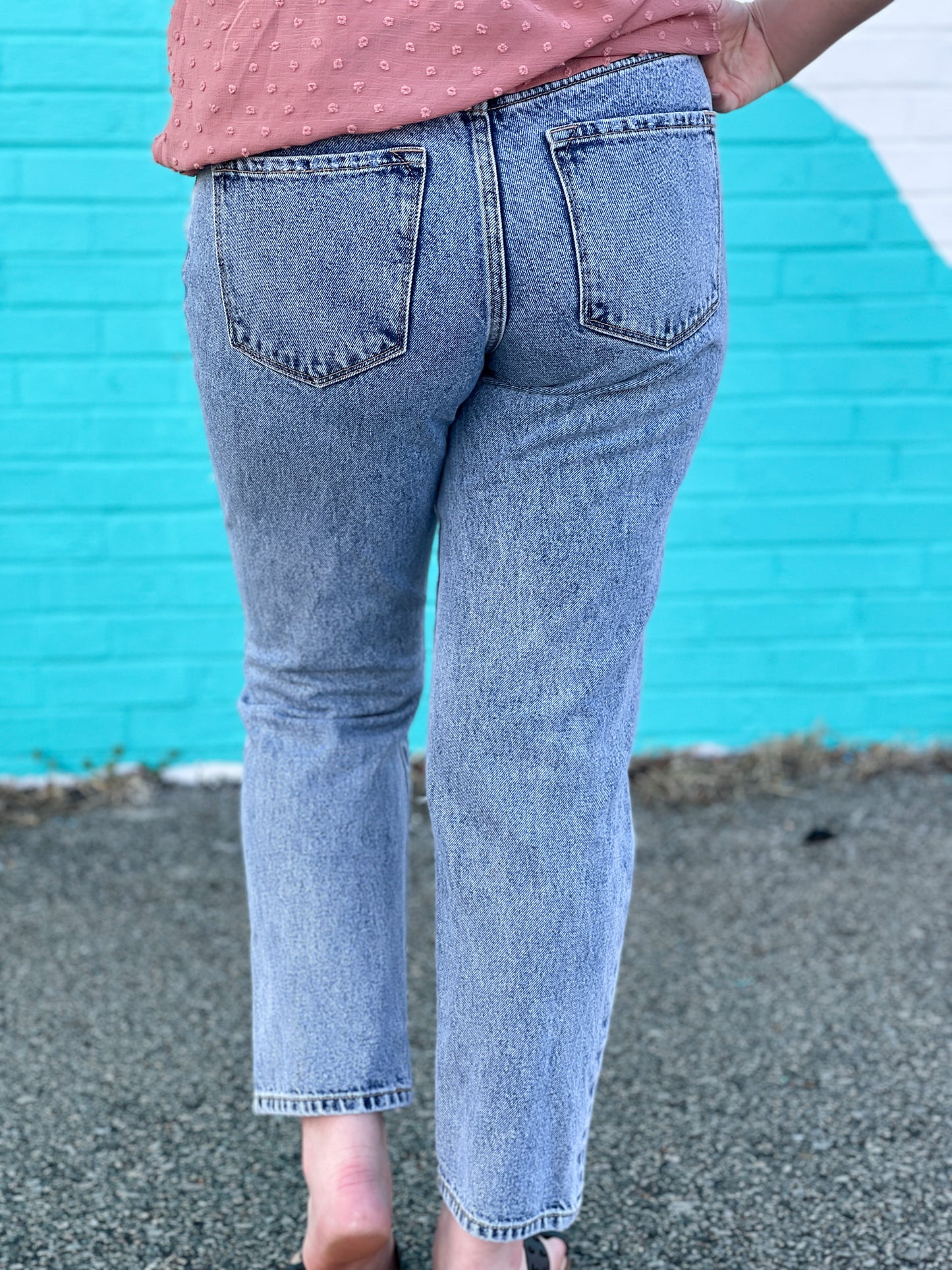 MOM OF THE YEAR JEANS (LIGHT WASH)